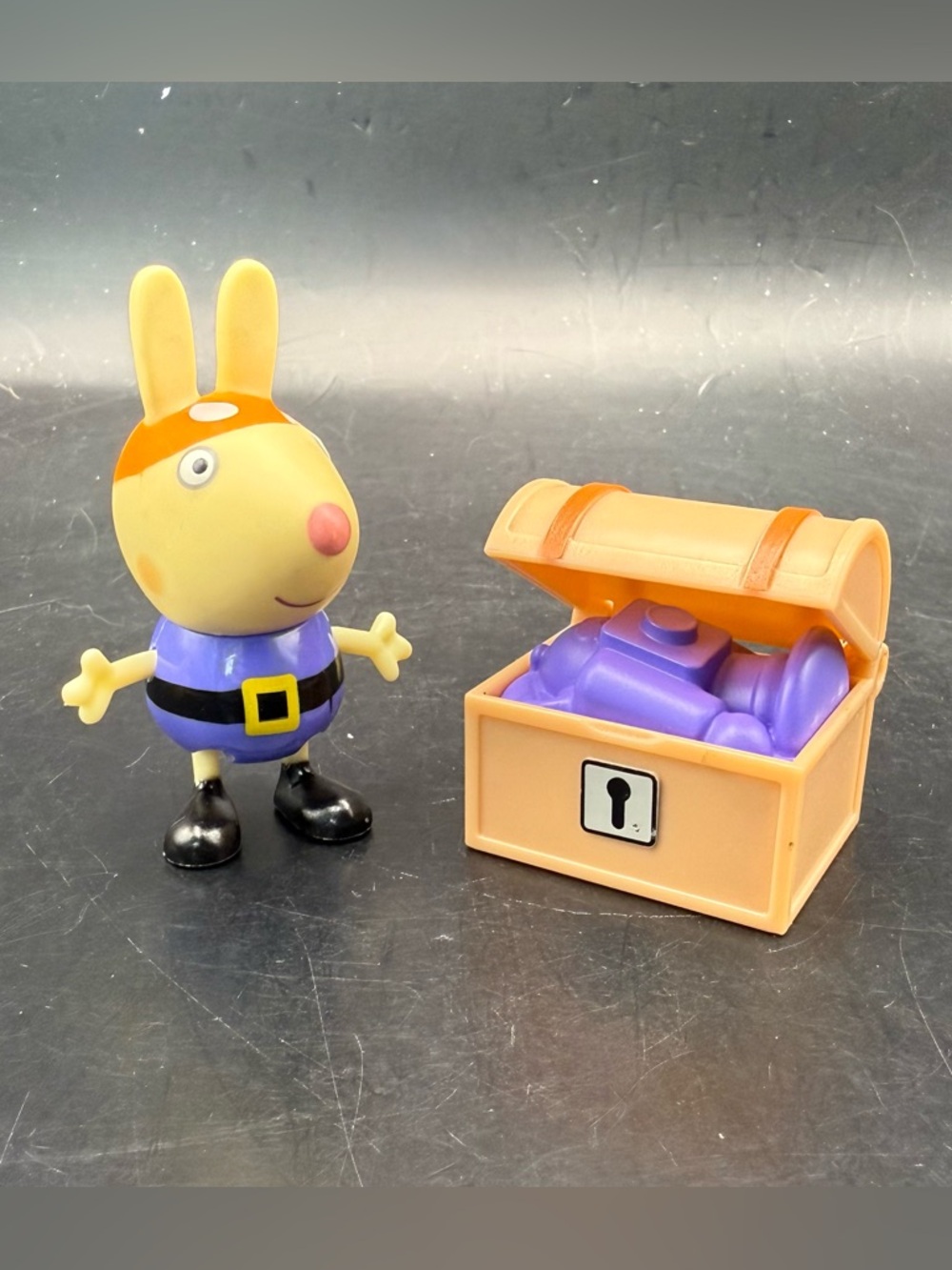 Rare Peppa Pig Richard Rabbit Pirate 2.5” Figure With Treasure Chest Jazwares